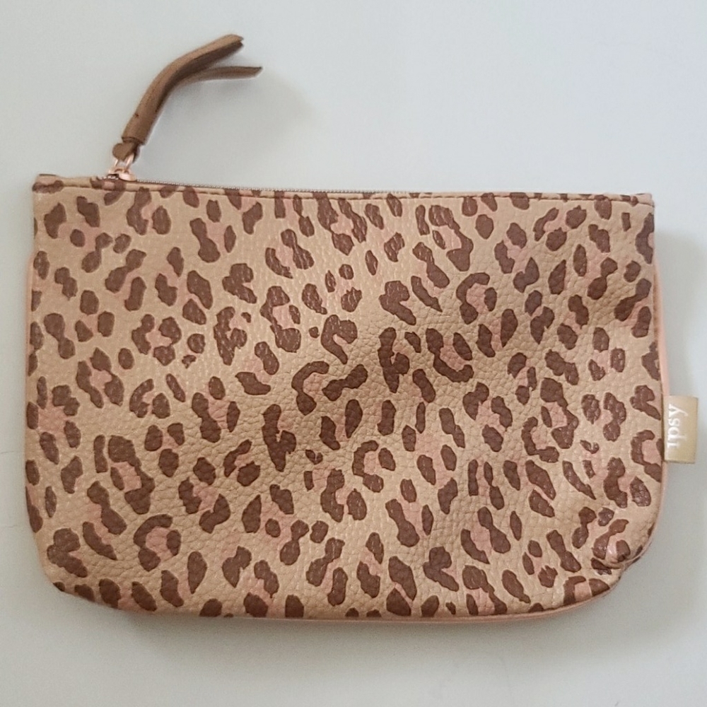 7/19 IPSY MAKEUP BAG, LEOPARD PRINT
